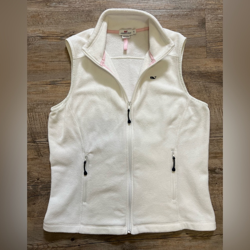Vineyard vines lightweight fleece vest in a creamy white color